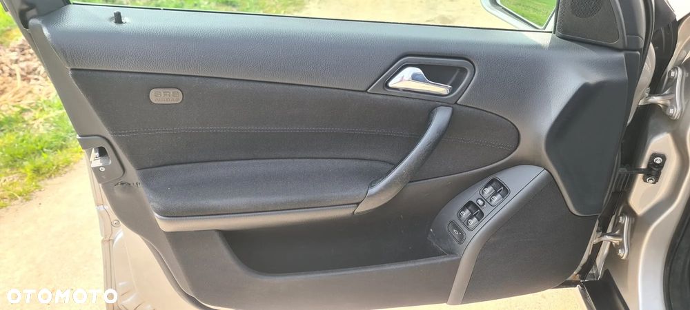 Mercedes-Benz Klasa C 200 T CDI Classic - 10