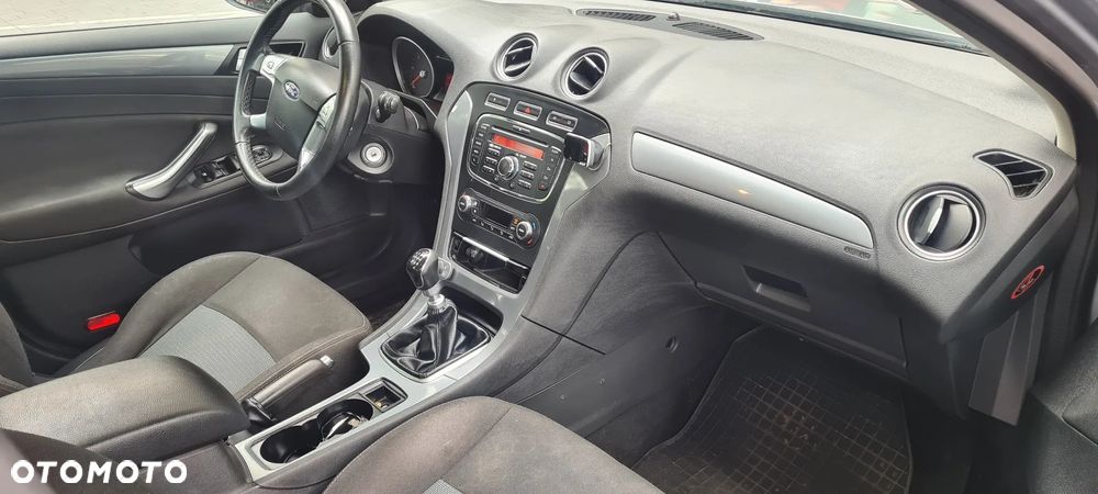 Ford Mondeo - 9