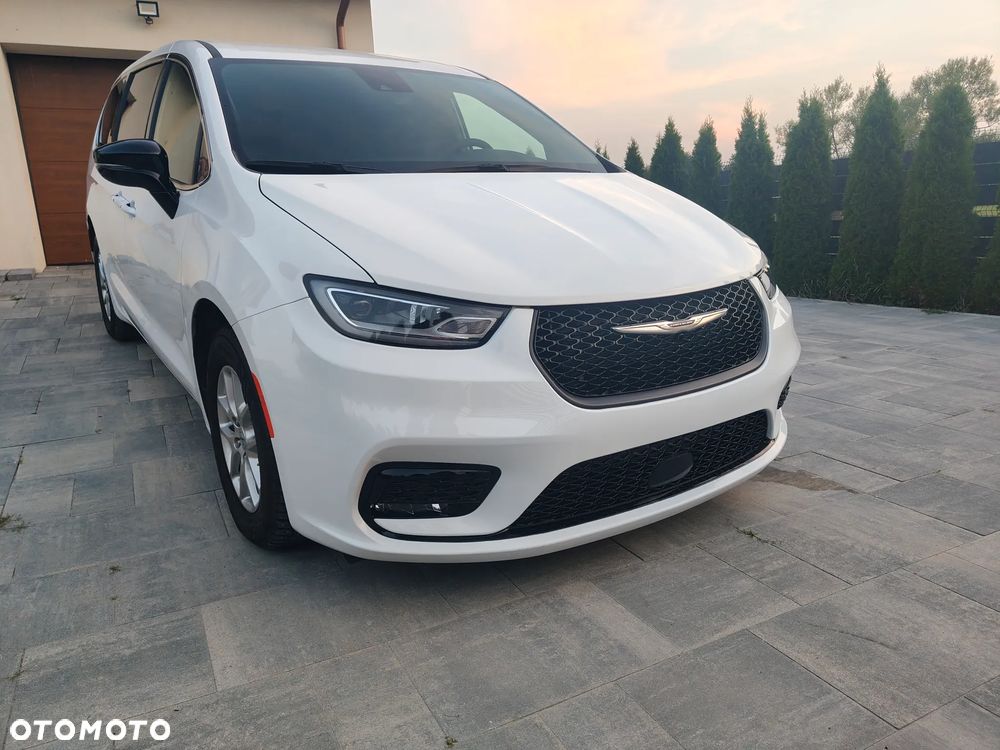 Chrysler Pacifica - 31