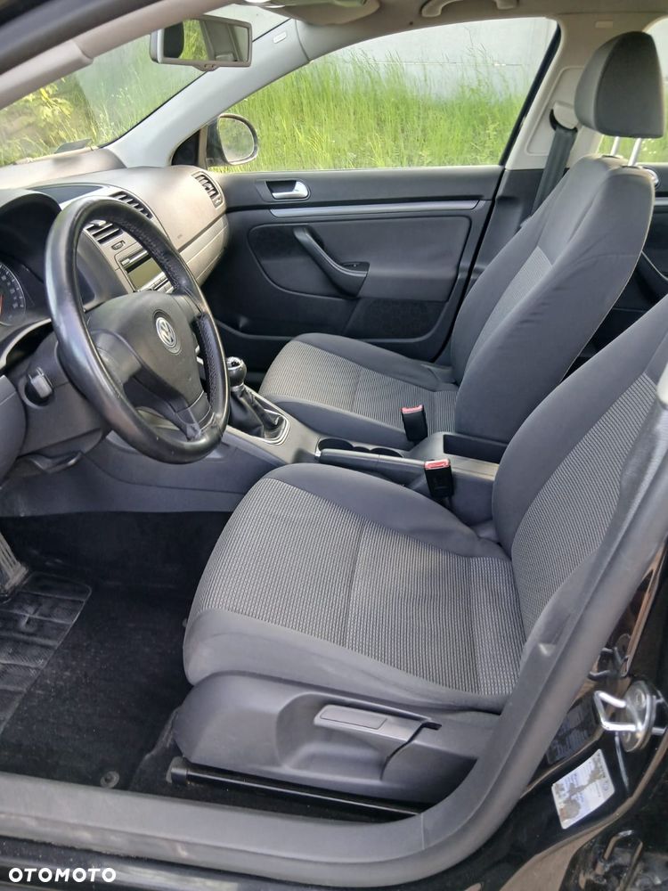 Volkswagen Jetta 1.9 TDI Sportline - 9