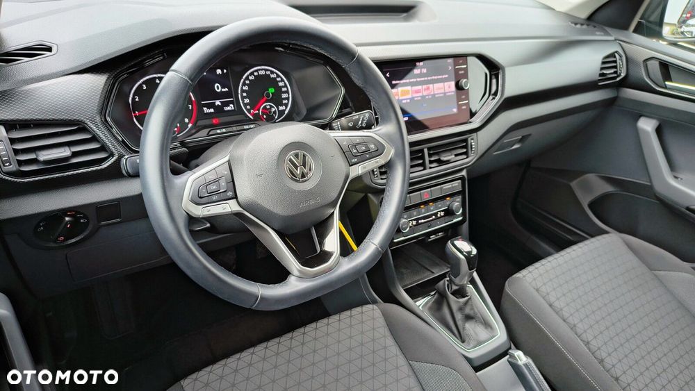 Volkswagen T-Cross - 33
