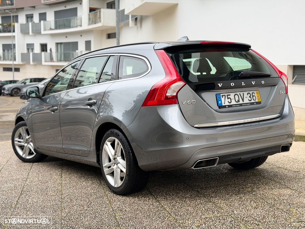 Volvo V60 2.4 D6 R-Design Mom.AWD Phev - 8