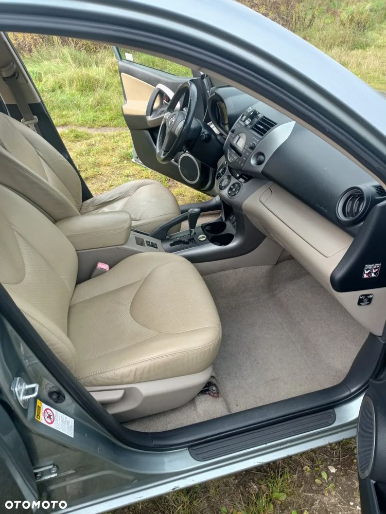 Toyota RAV4 2.0 VVT-i Prestige - 7
