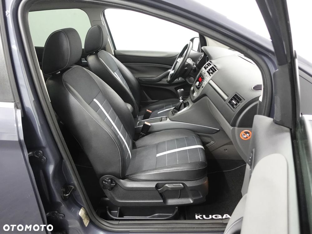 Ford Kuga - 25