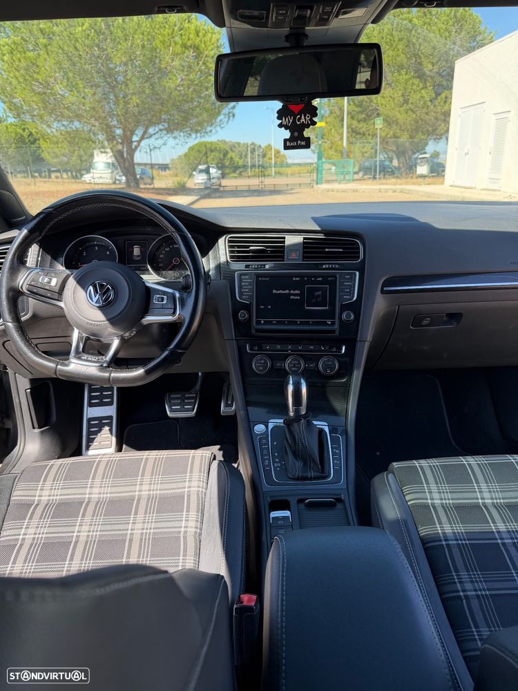 VW Golf 2.0 TDI GTD DSG - 6