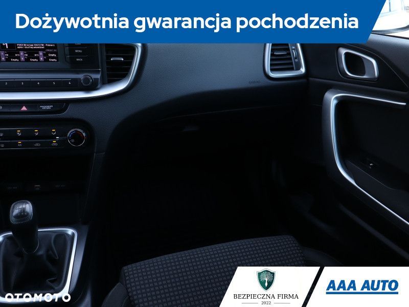 Kia Ceed - 10