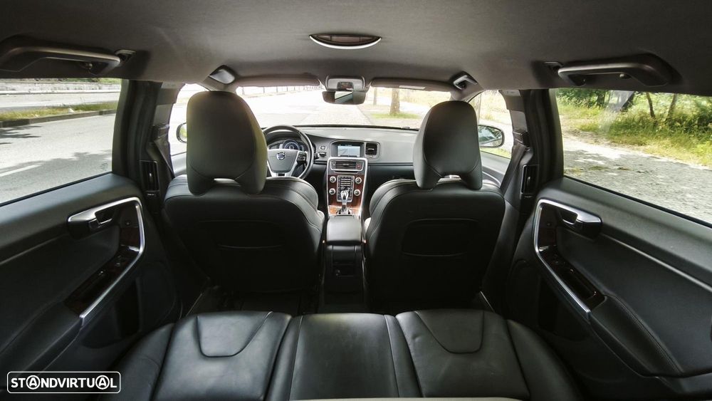 Volvo V60 Cross Country 2.0 D3 Summum Geartronic - 60