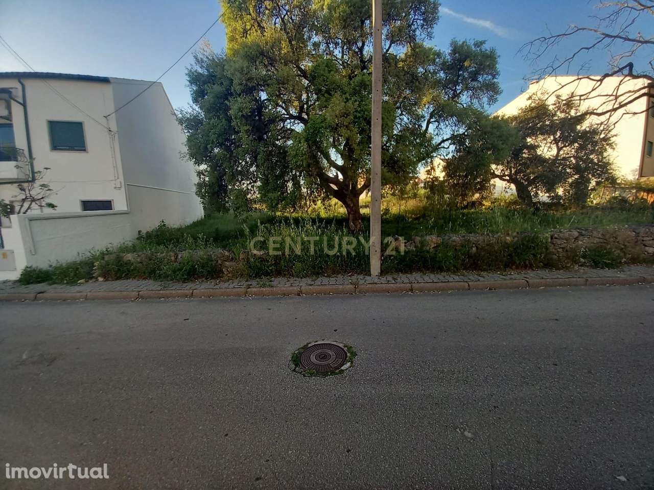 Terreno Urbano com 413m2 para construção de Moradia - Grande imagem: 2/8