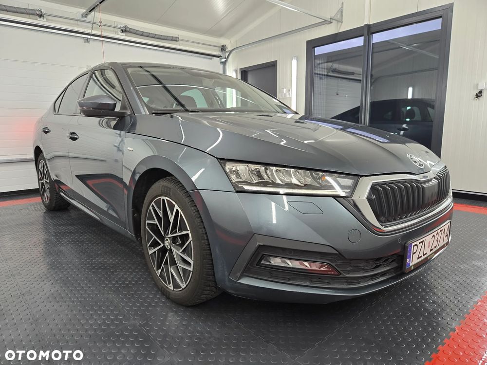 Skoda Octavia 2.0 TDI DSG Clever - 17