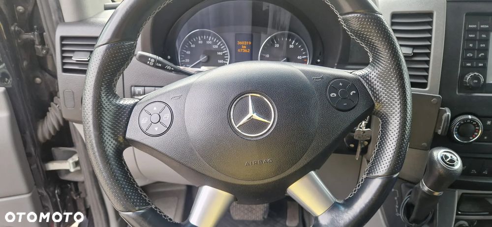 Mercedes-Benz SPRINTER 319 - 15