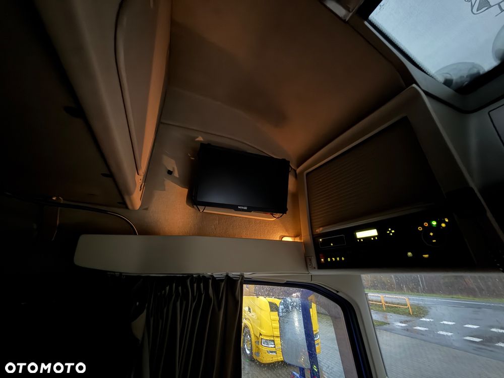 Volvo 540 XL z Niemiec aerograf TV Show Truck pełne wyposażenie skóry - 28