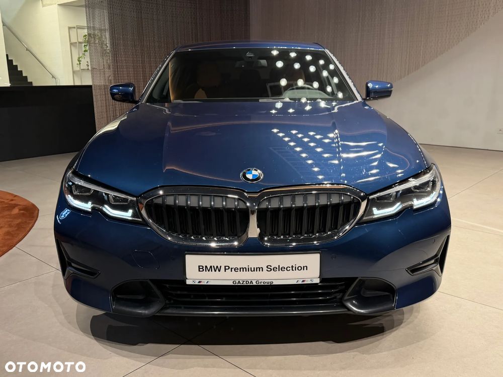 BMW Seria 3 330i xDrive Sport Line - 3
