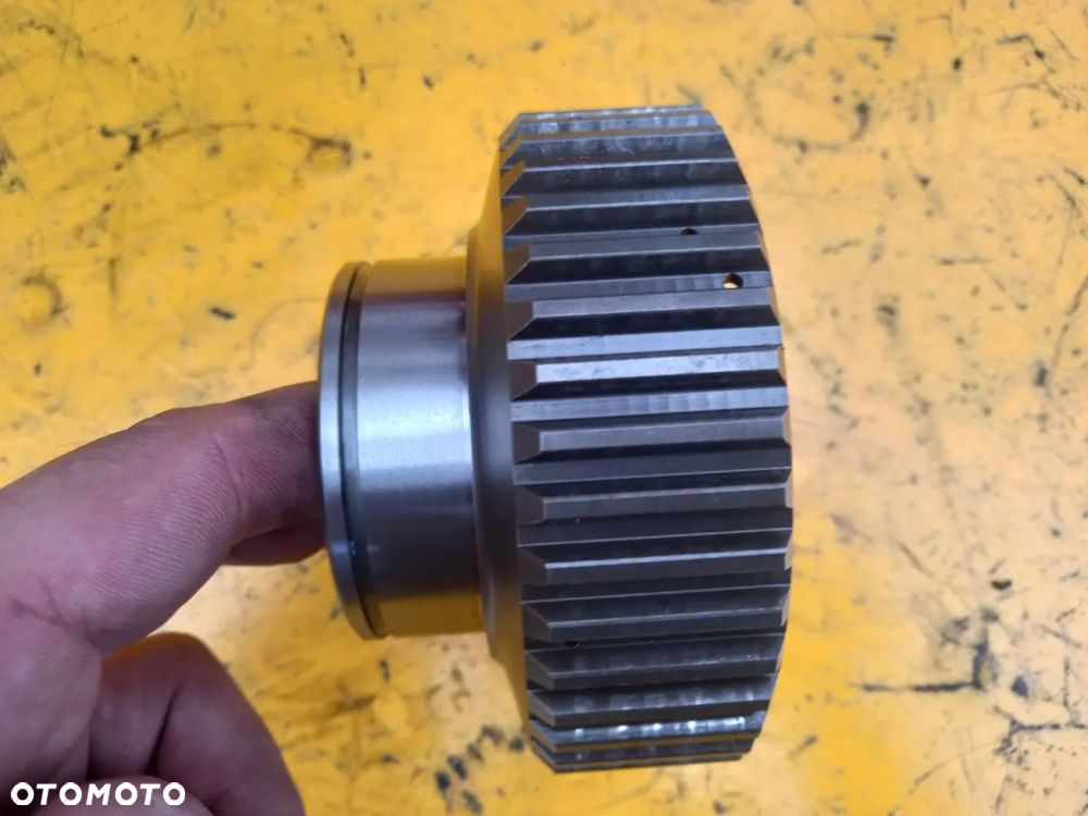 Piasta kosza sprzęgła skrzyni New Holland T7.230 - 3