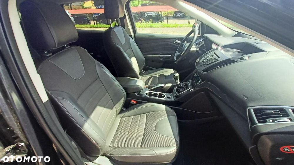 Ford Kuga - 30