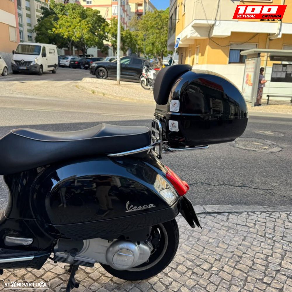 Piaggio Vespa GTS Supersport 300 - 27