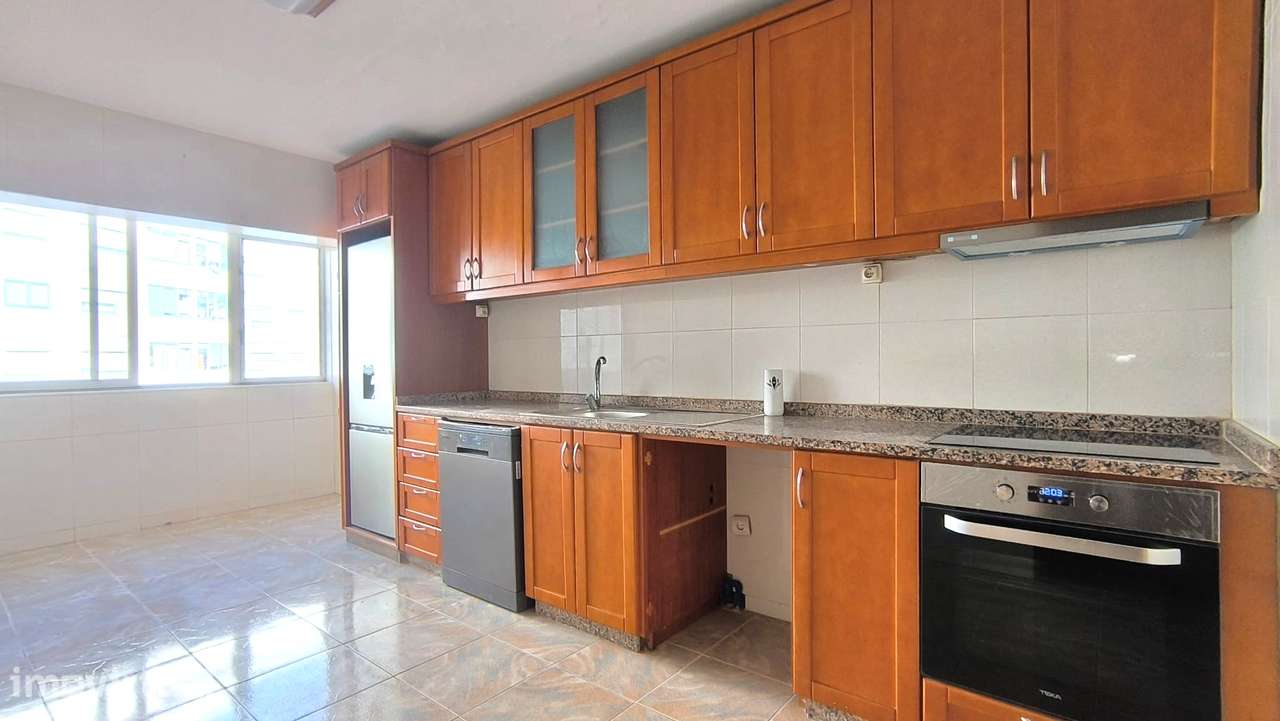 T3 REMODELADO com Garagem Box - Vilar de Andorinho - Grande imagem: 3/18