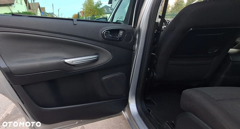 Ford S-Max - 29