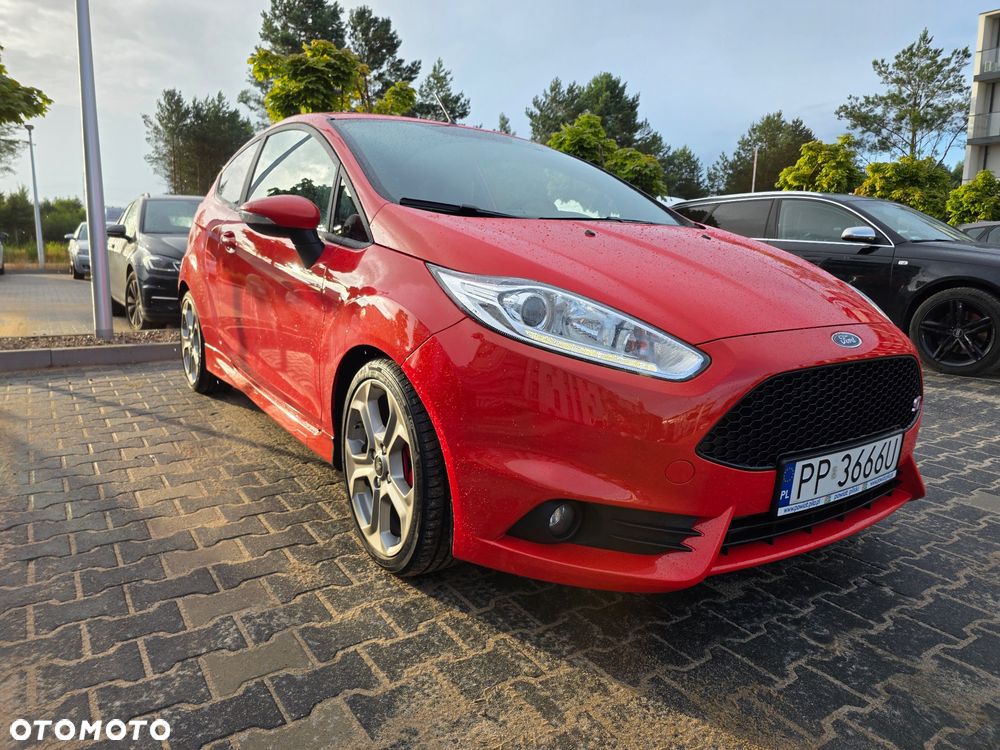 Ford Fiesta 1.6 EcoBoost ST - 5