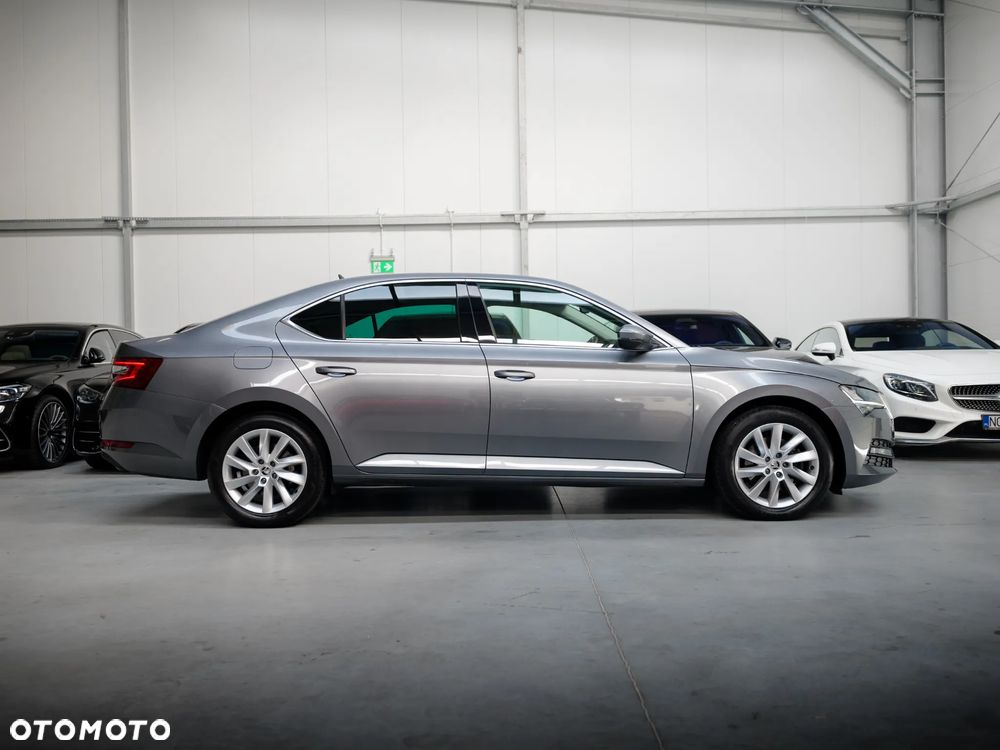 Skoda Superb 2.0 TDI SCR Ambition - 12