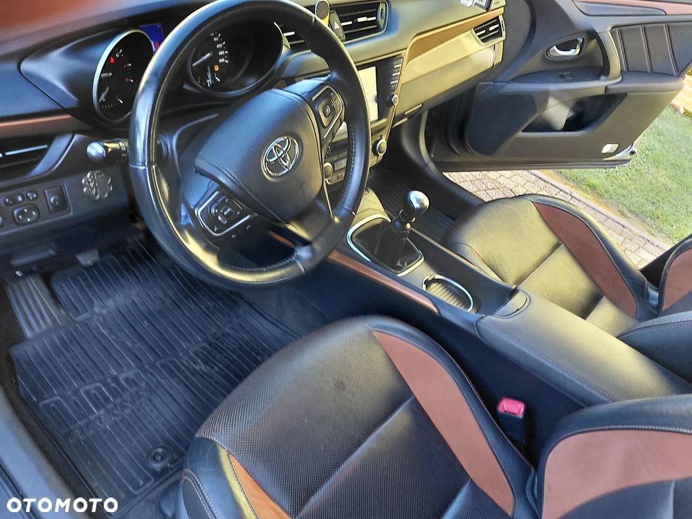 Toyota Avensis 1.8 Prestige - 16