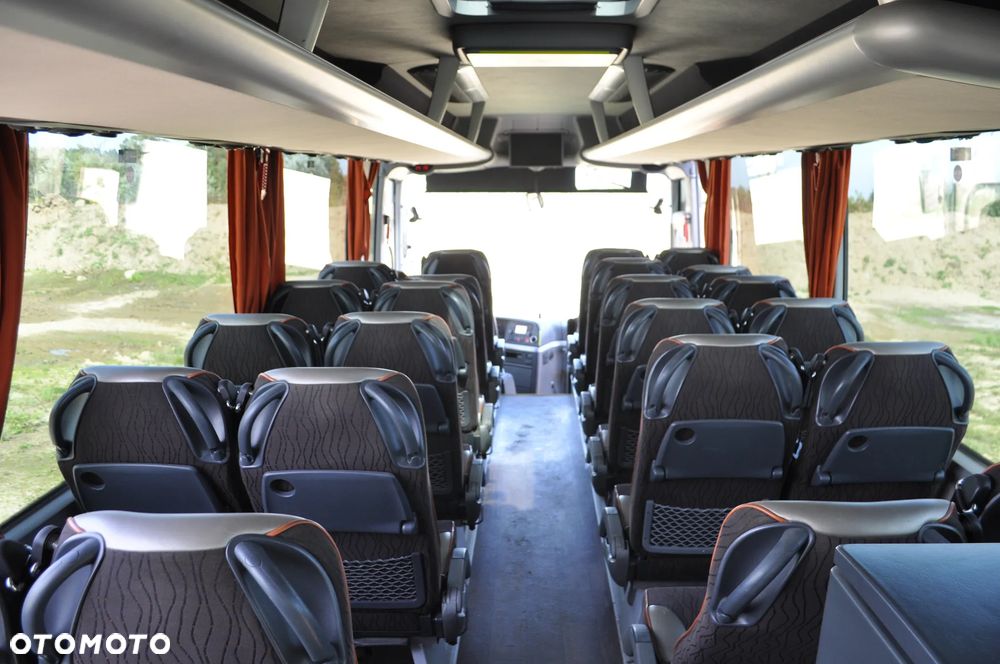 MAN R08 - 11