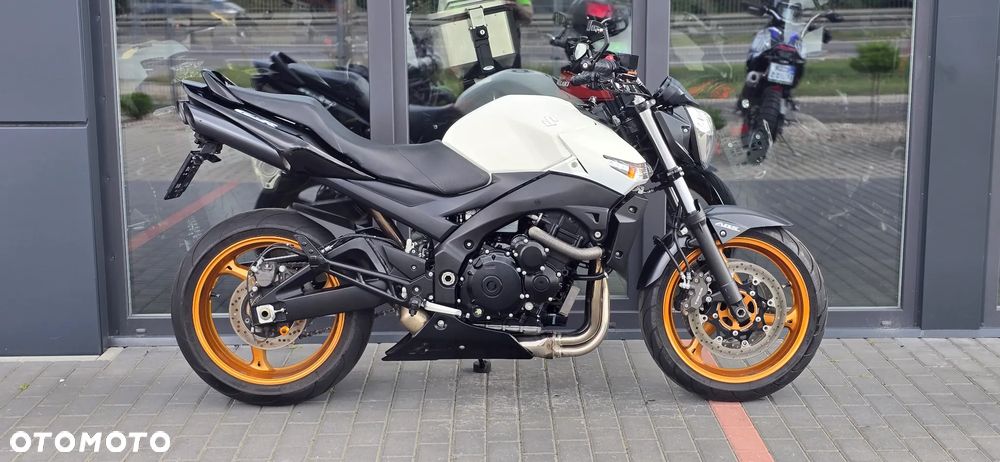 Suzuki GSR