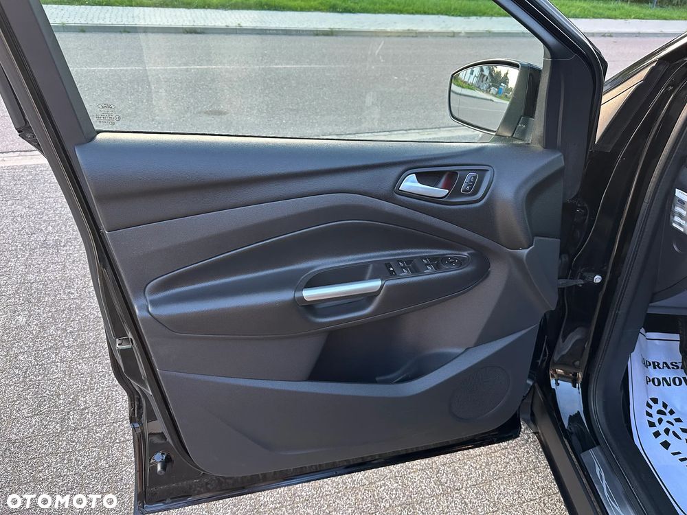 Ford Kuga 1.5 EcoBoost 2x4 Titanium - 27