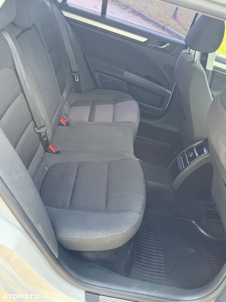 Skoda Superb 2.0 TDI Elegance DSG - 28