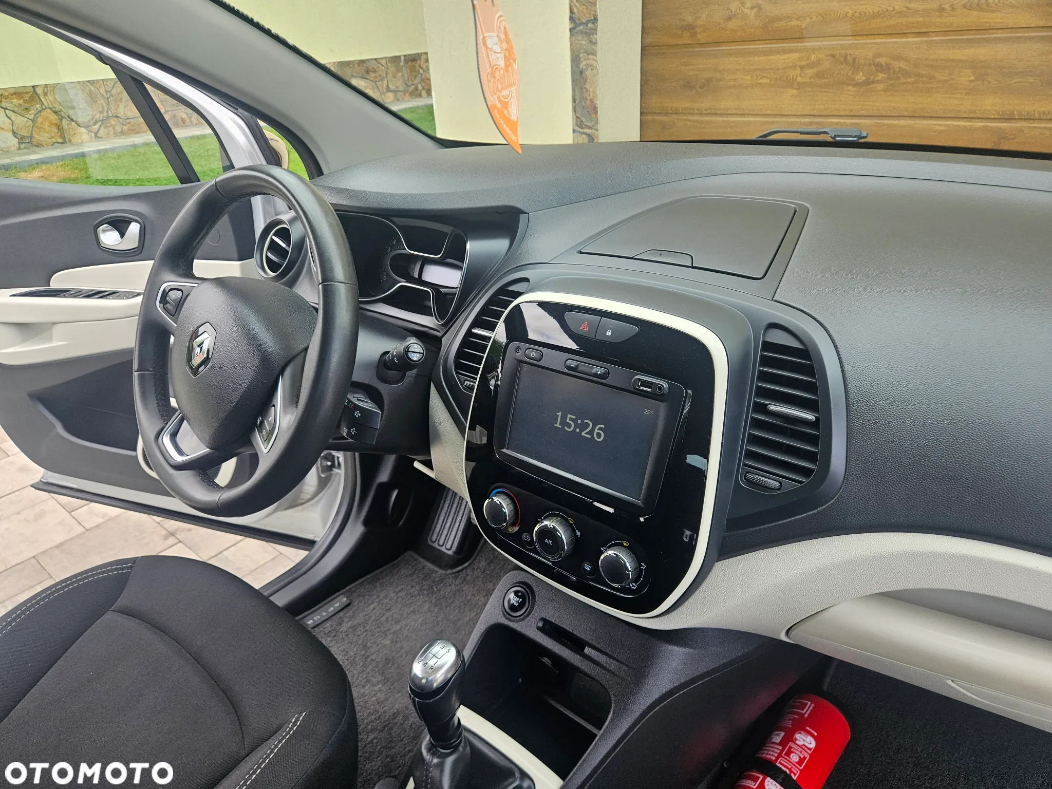 Renault Captur (ENERGY) TCe 90 BOSE EDITION - 34