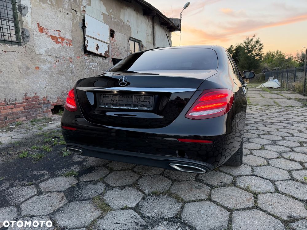 Mercedes-Benz Klasa E 220 d 9G-TRONIC Exclusive - 32