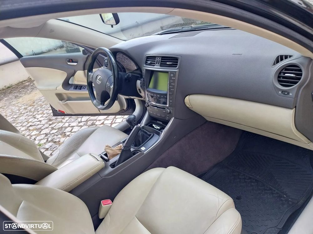 Lexus IS 220 - 15