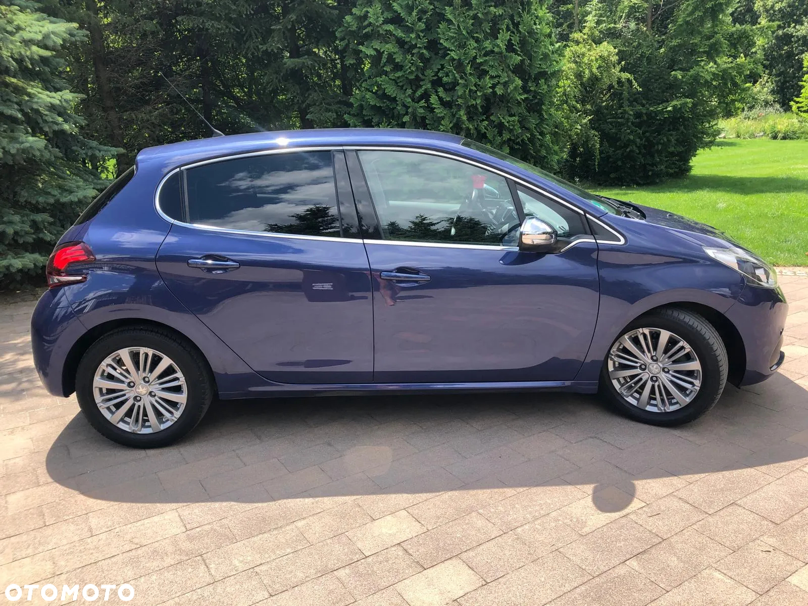 Peugeot 208 - 14