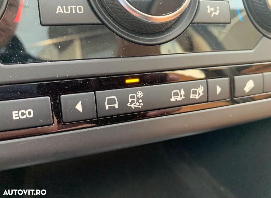 Land Rover Discovery Sport 2.0 l TD4 HSE Luxury Aut. - 17