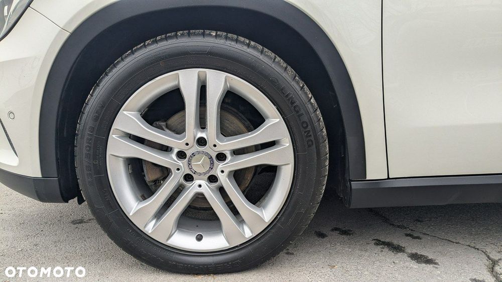 Mercedes-Benz GLA - 39