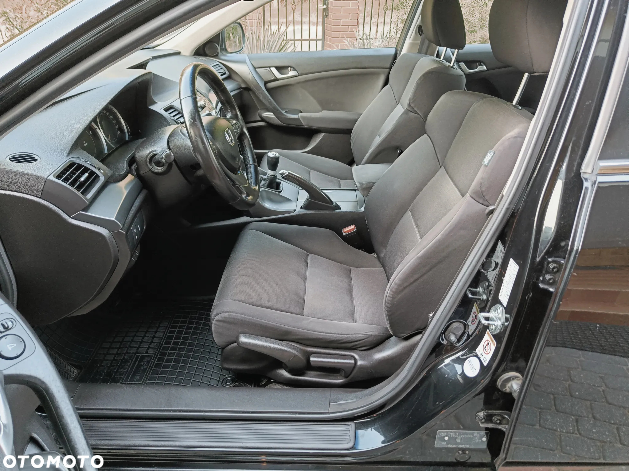 Honda Accord 2.0 Executive - 16