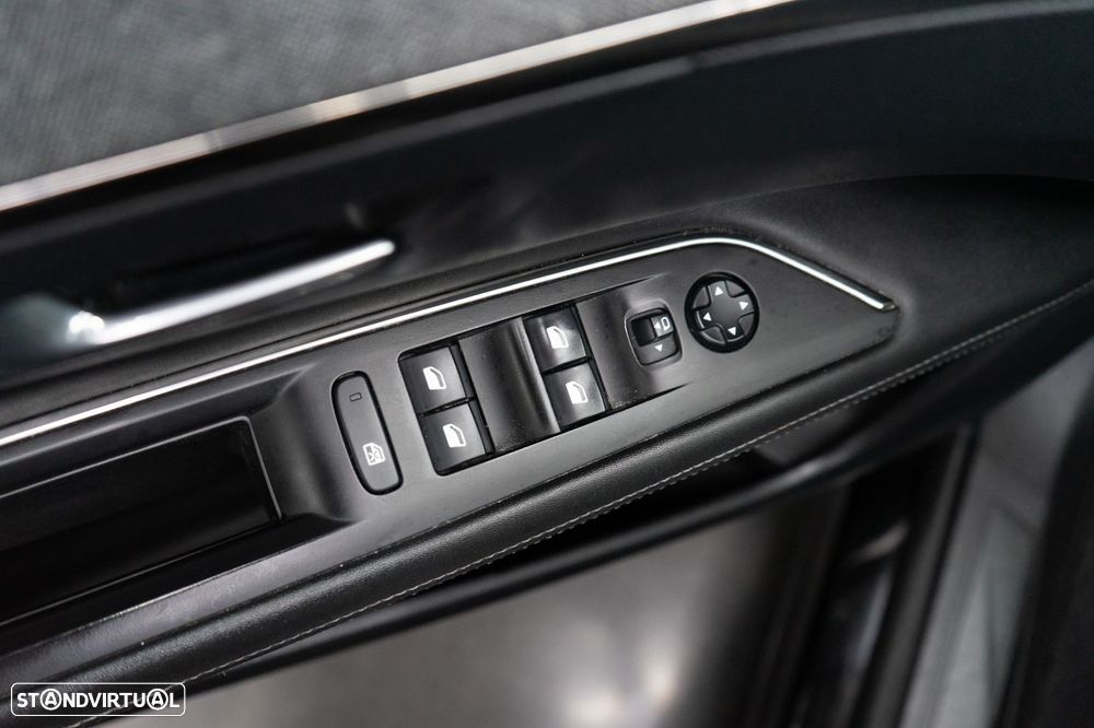 Peugeot 3008 BlueHDi 130 Stop & Start EAT8 Allure - 21