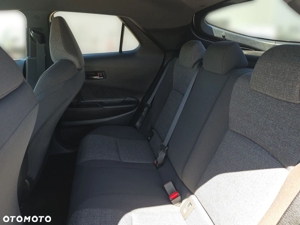 Toyota C-HR - 15