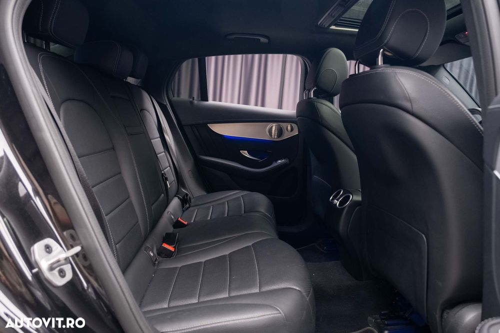 Mercedes-Benz GLC Coupe 300 4MATIC MHEV - 36
