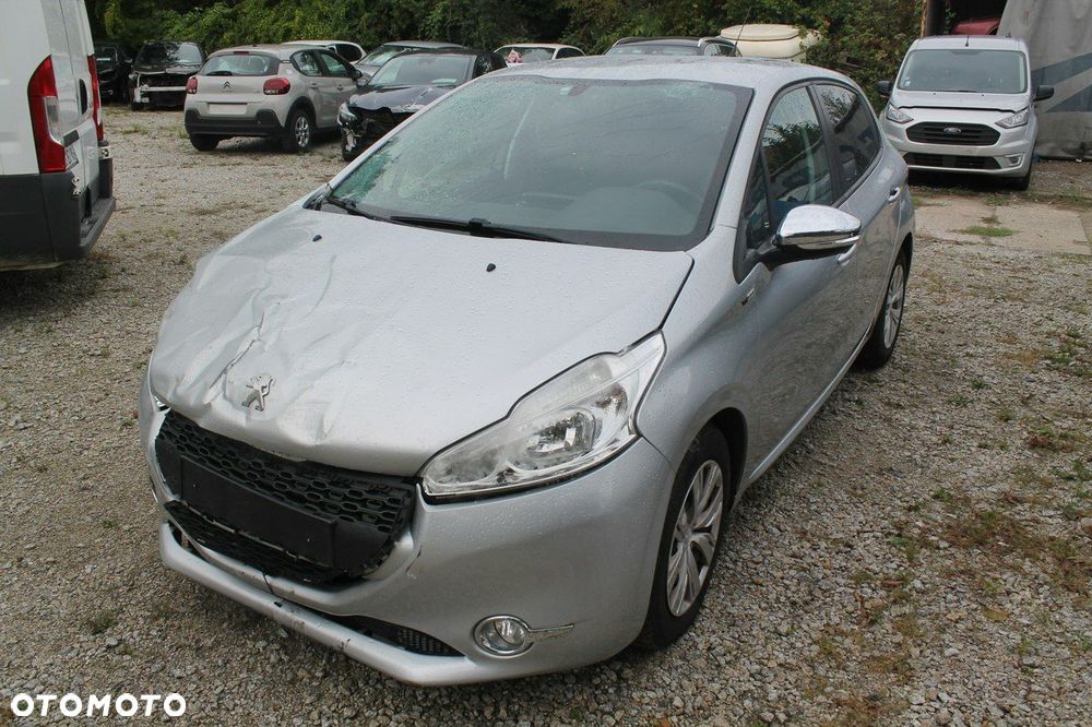 Peugeot 208 - 3