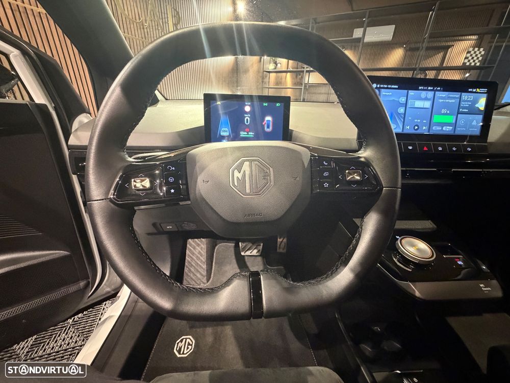 MG MG4 64 kWh XPower Luxury - 24