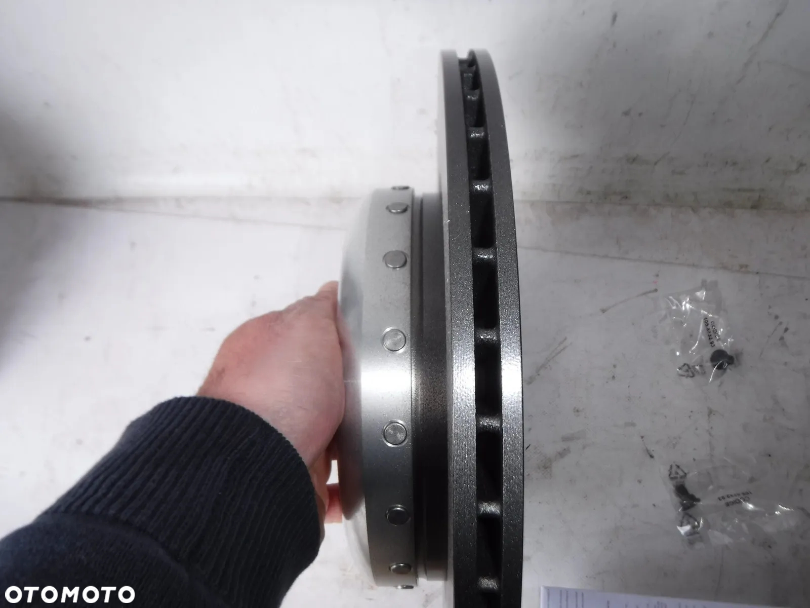 BREMBO tarcze hamulcowe tył tylne 330 mm bmw 5 f10 f11 nowe - 4