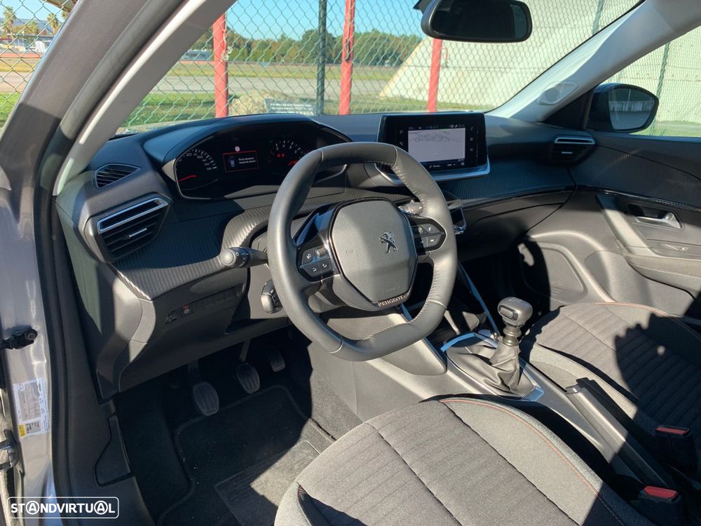 Peugeot 2008 1.2 PureTech Allure - 26