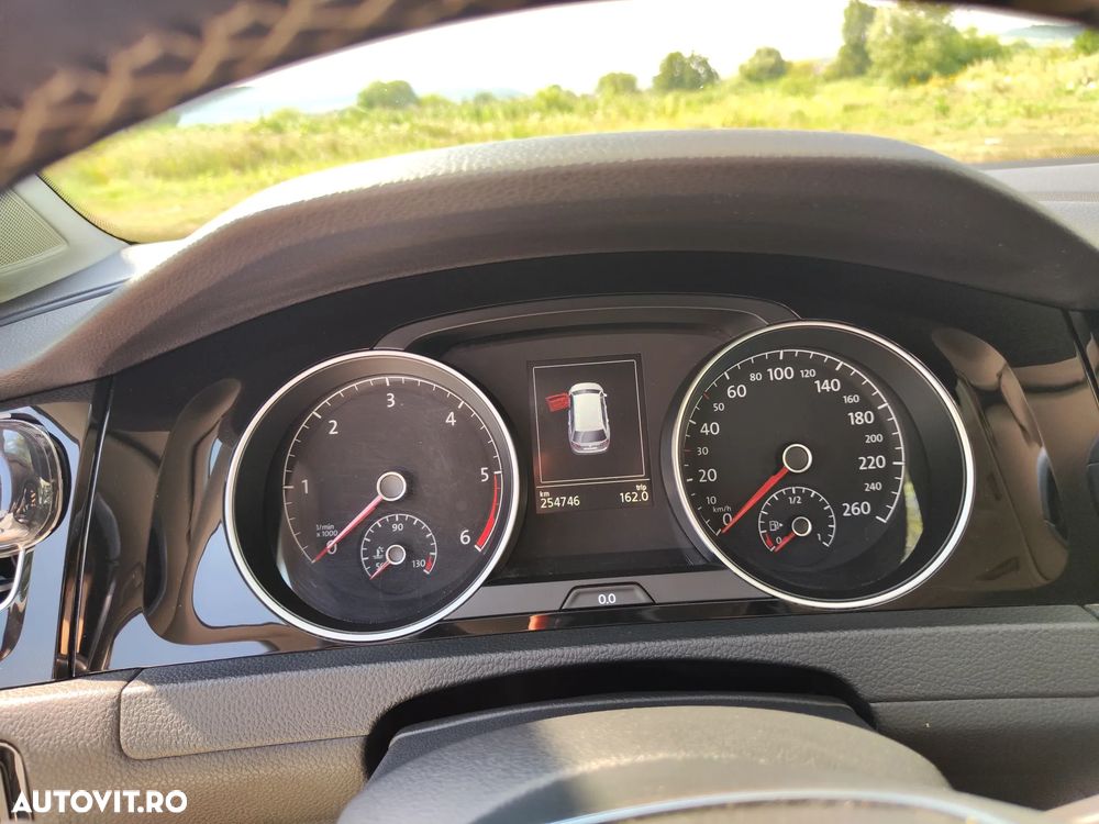 Volkswagen Golf 1.6 TDI DPF DSG Comfortline - 28