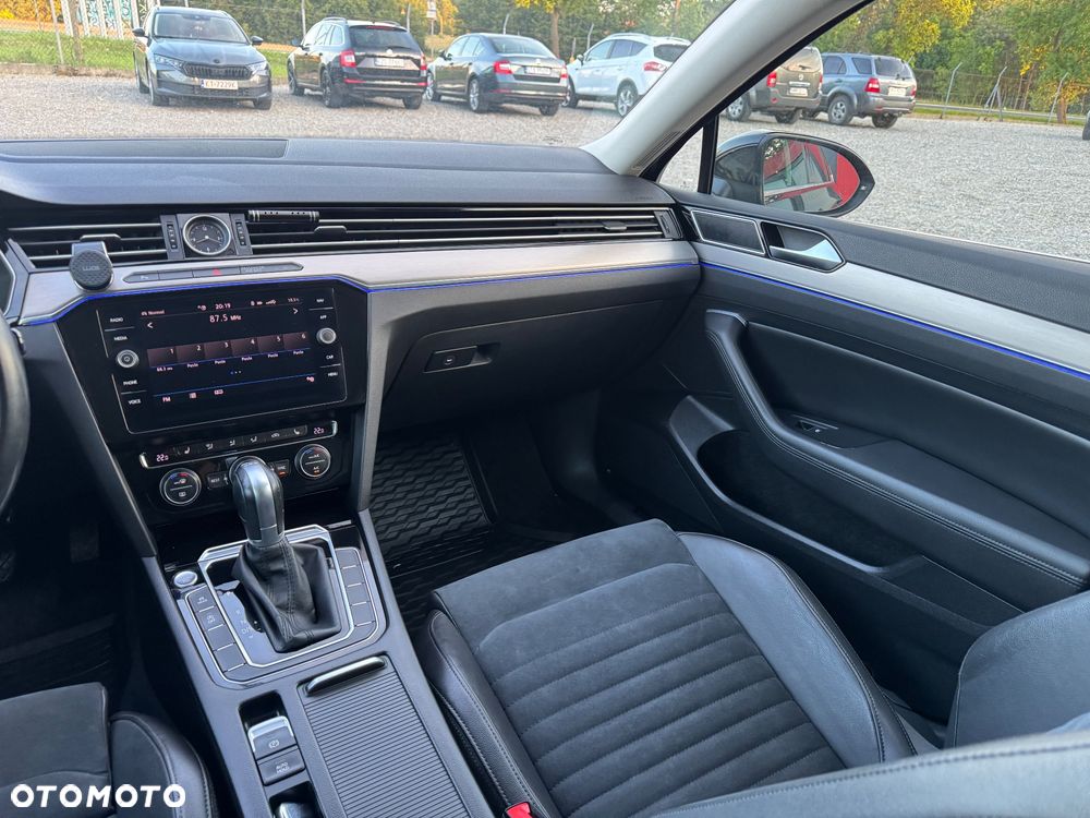 Volkswagen Passat 2.0 TDI SCR DSG Highline - 18