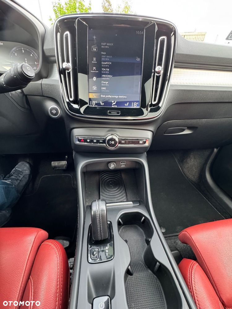 Volvo XC 40 D4 AWD Momentum (Intro Edition) - 25