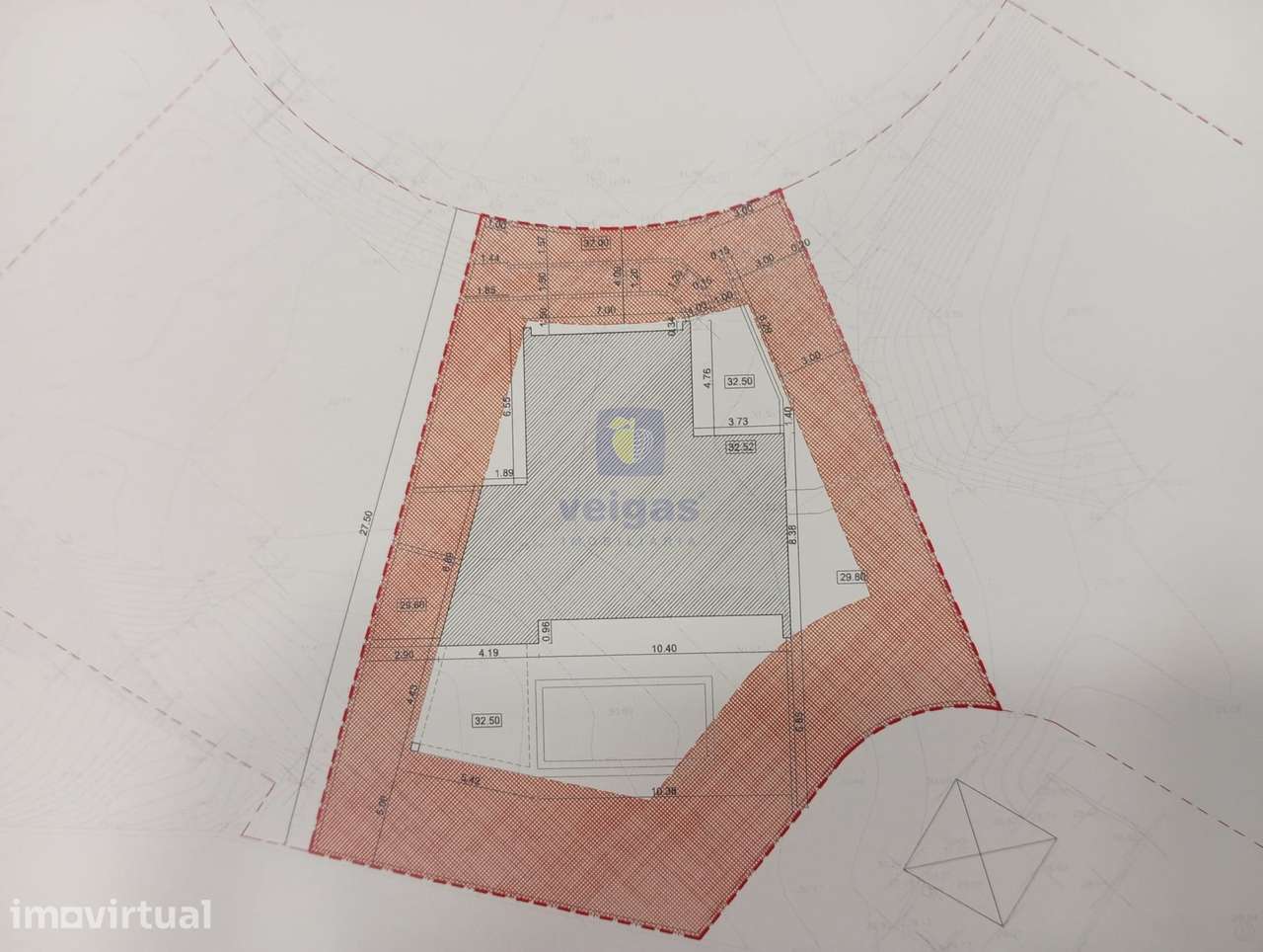 Moradia T4 Nova em Bairro Senhora da Luz, com Piscinae e Cave para Gar - Grande imagem: 5/8