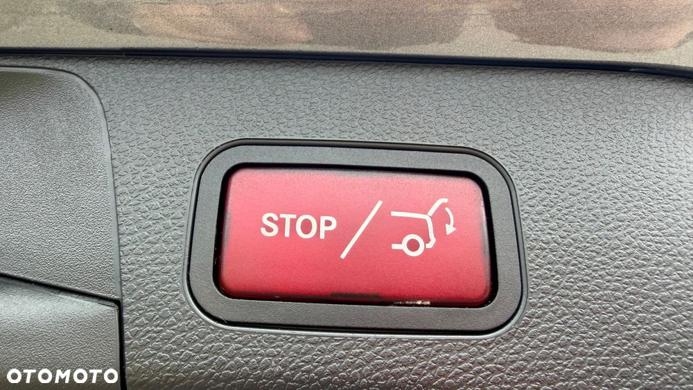 Mercedes-Benz Klasa C 200 d 9G-TRONIC - 29