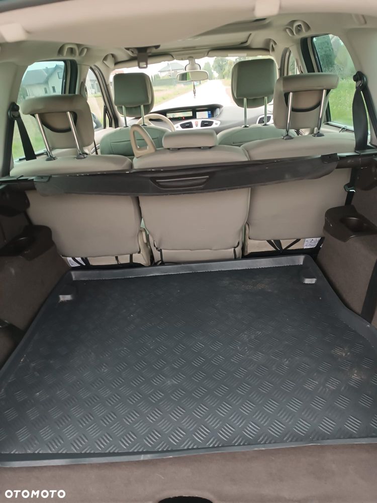 Renault Scenic 1.9 dCi Privilege - 6