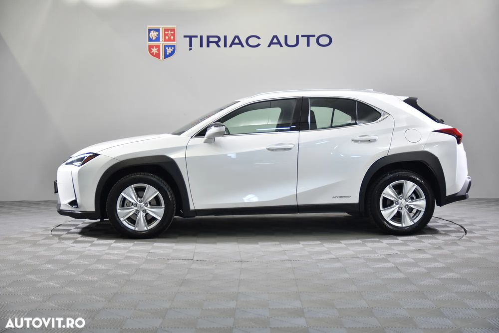 Lexus UX - 3
