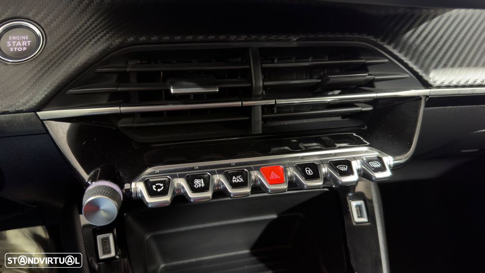 Peugeot e-208 E-Style - 28